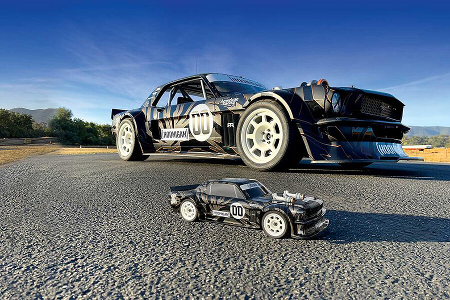 Team Associated Hoonicorn Apex 2 RTR 4WD AS30124